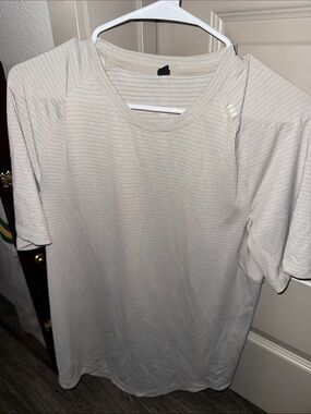 Men's License to train - off-white